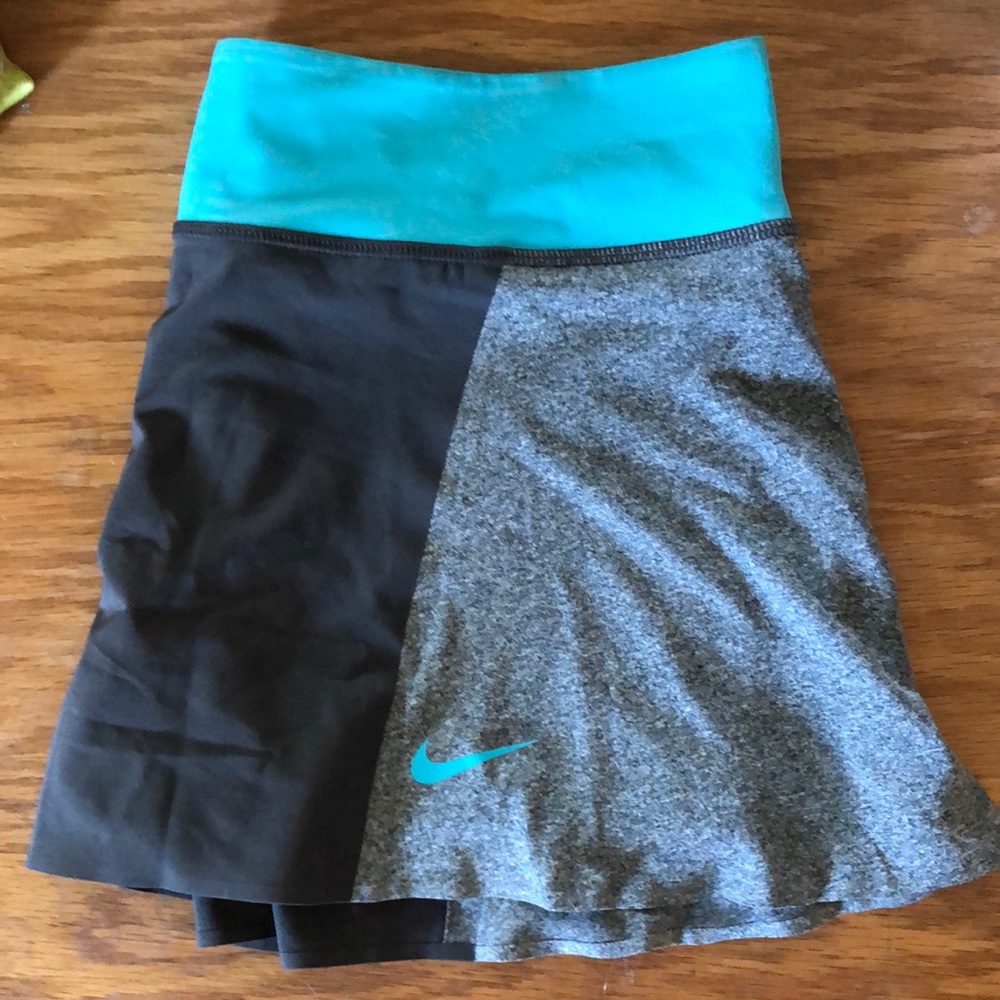 NIKE women’s tennis skirt